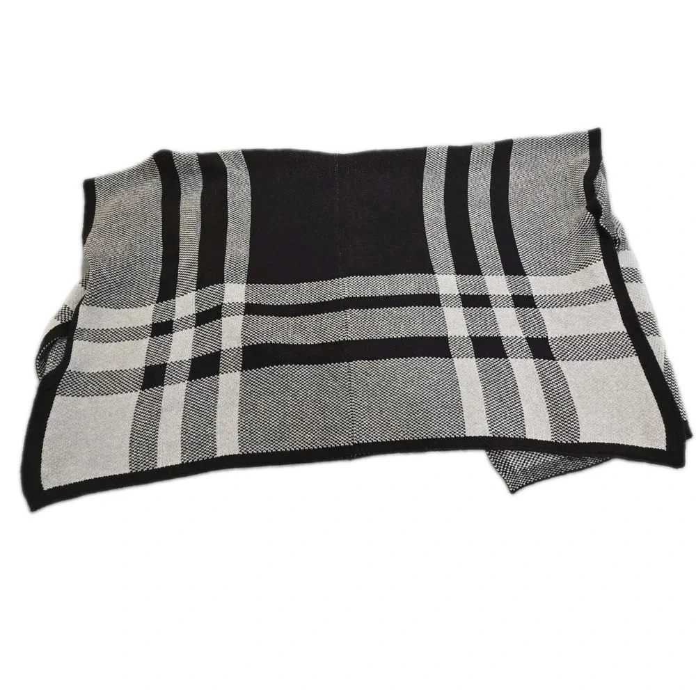 Ike Behar Knit Cape Ruana Black Cream Geometric Open Front Poncho Wrap One Size